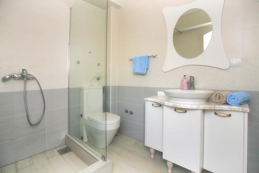 Apartments Barizon Lustica Exterior photo
