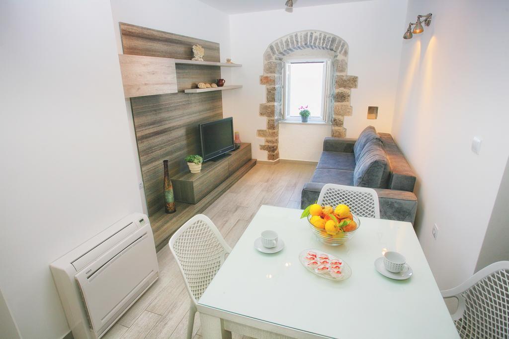 Apartments Barizon Lustica Exterior photo