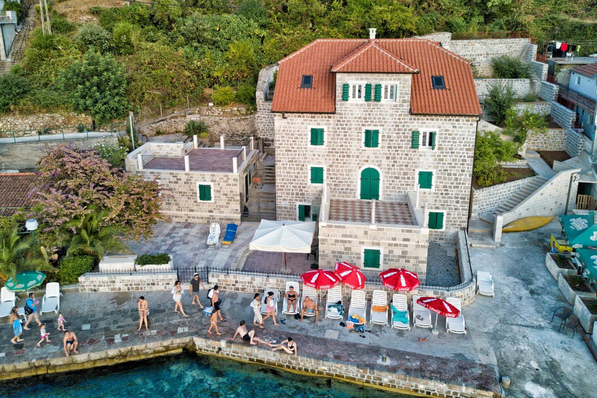 Apartments Barizon Lustica Exterior photo